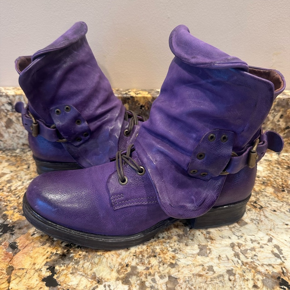 AS98 A.S.98 Simon Purple 39
HOLDING FOR @paperdolls506